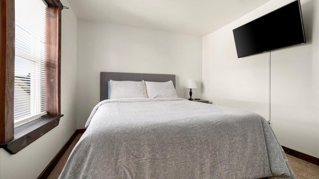 Photo of Bedroom in Boonville