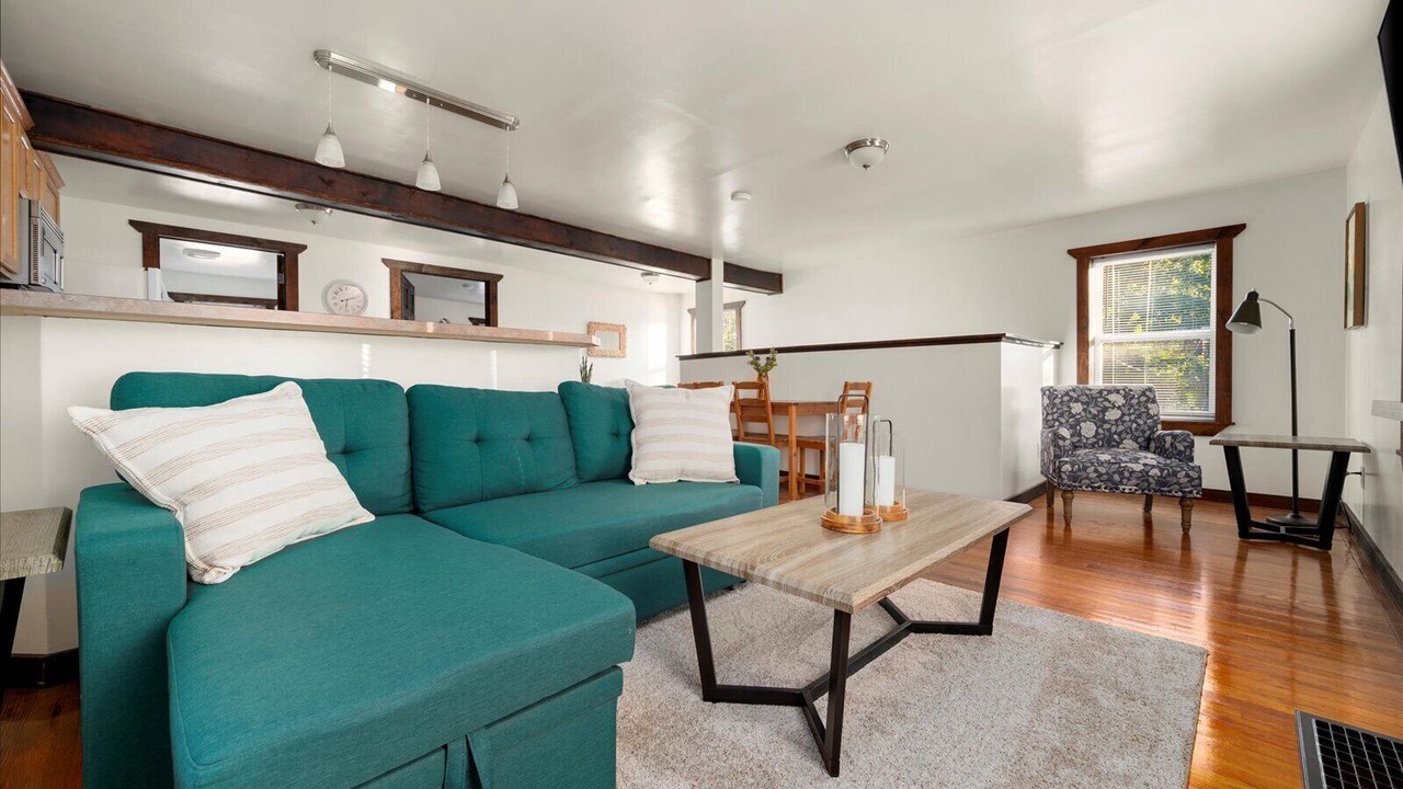 Photo of Livingroom in Boonville