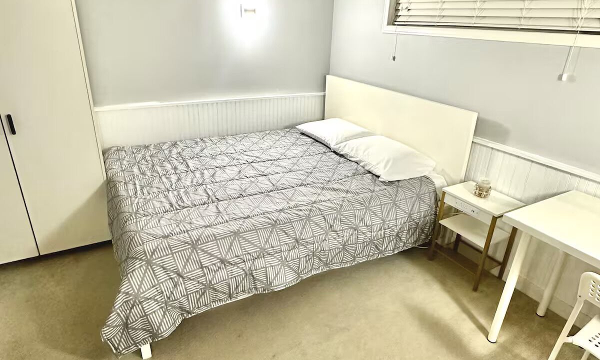 Photo of Bedroom in Curran Hall