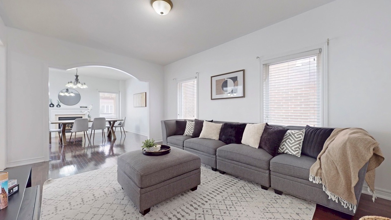 Photo of Livingroom in Brampton