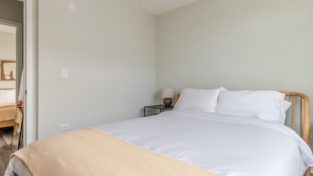 Photo of Bedroom in Edgewater