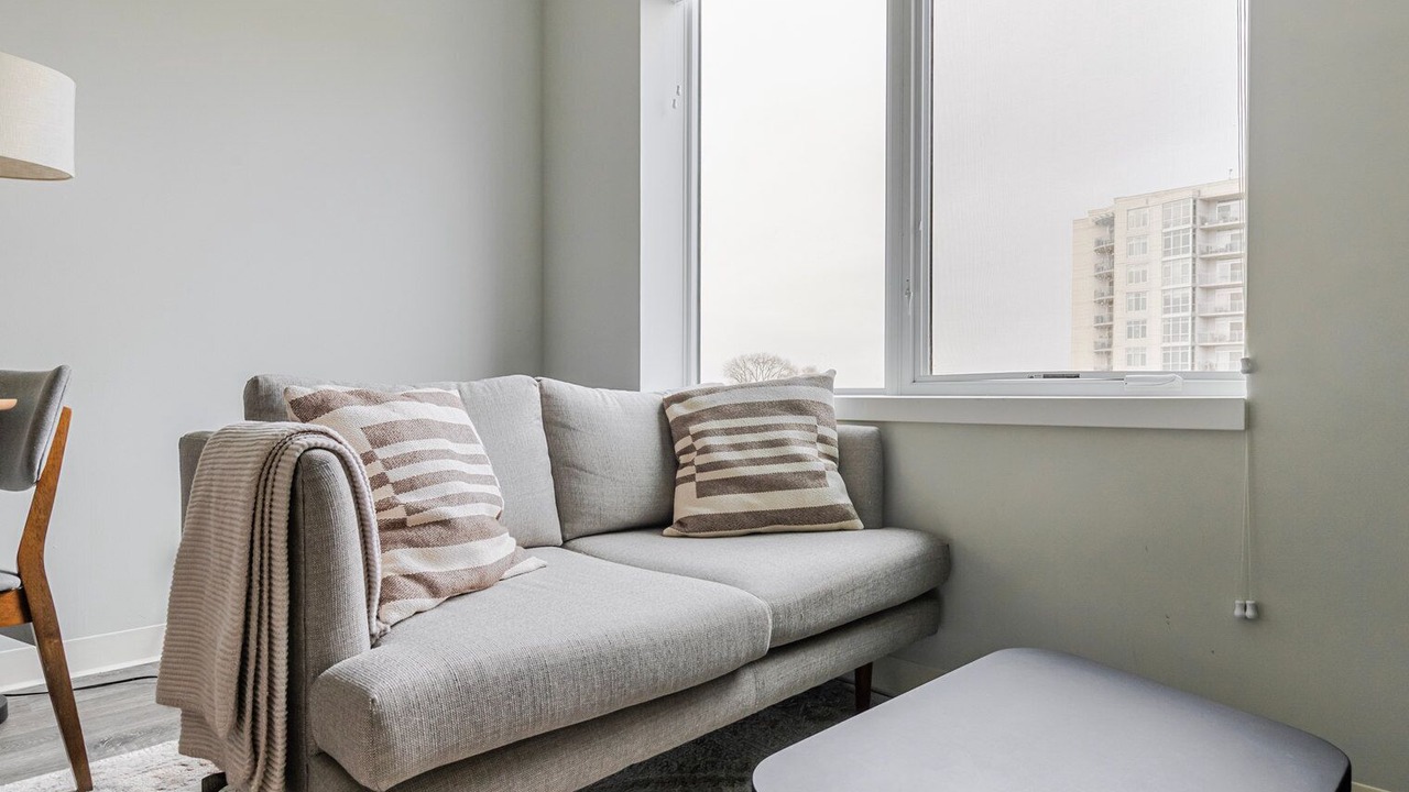 Photo of Livingroom in Edgewater