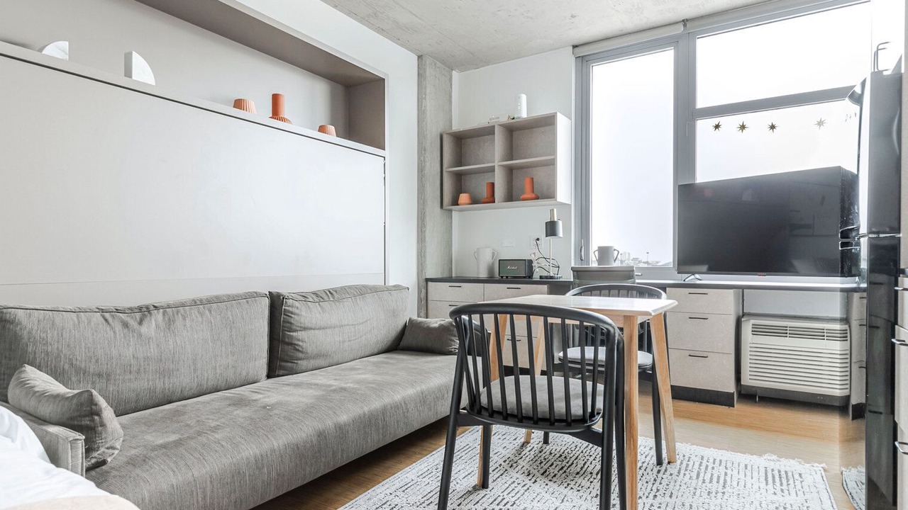 Photo of Livingroom in River North