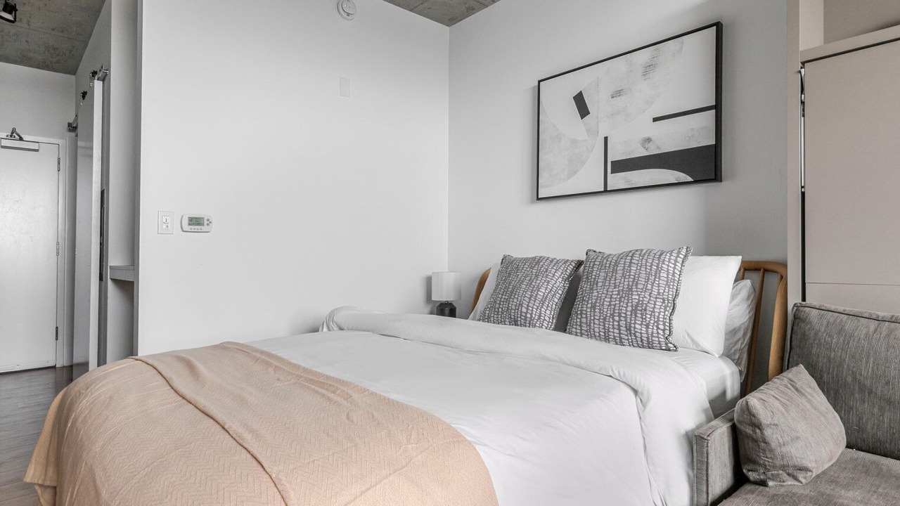 Photo of Bedroom in River North