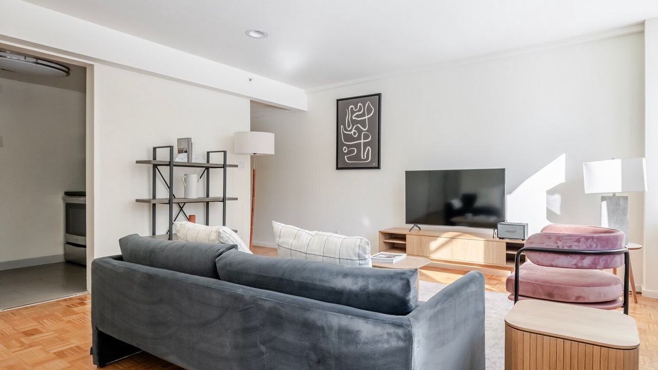 Photo of Livingroom in Back Bay