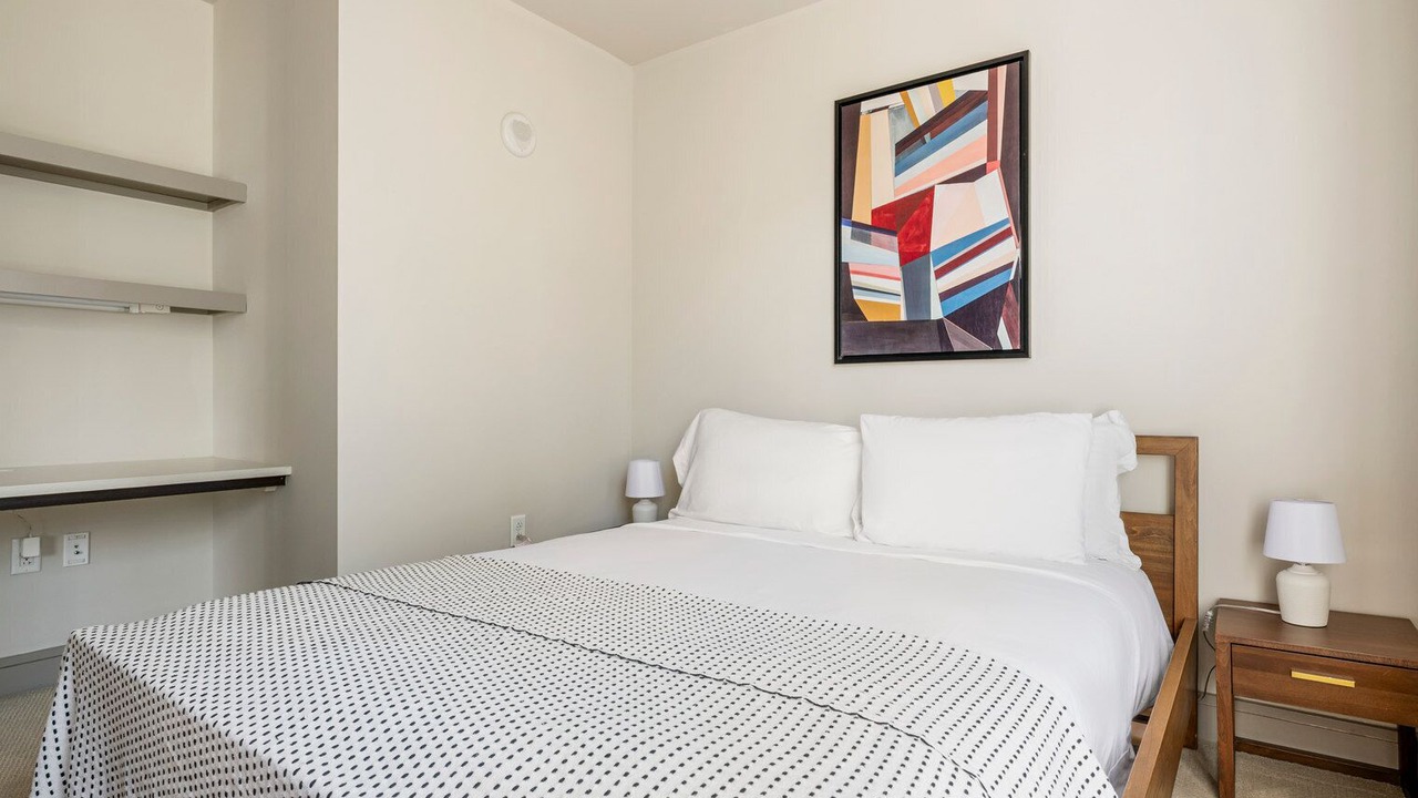 Photo of Bedroom in Seaport District