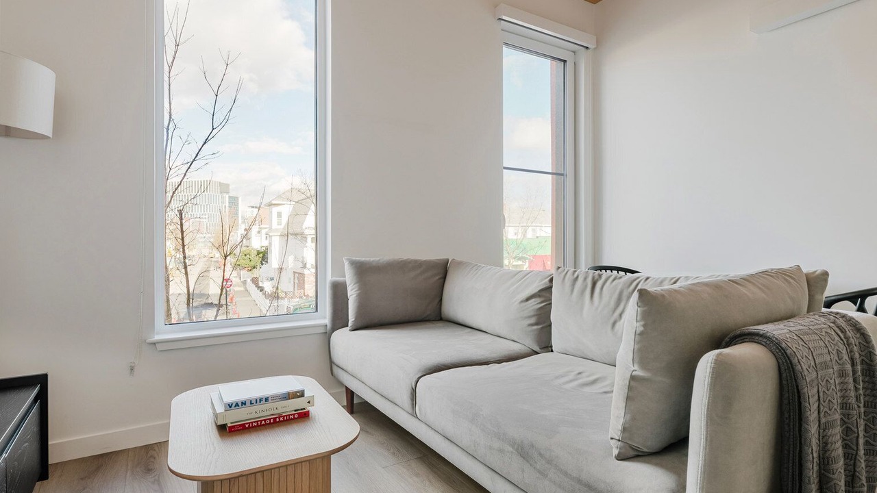 Photo of Livingroom in East Somerville