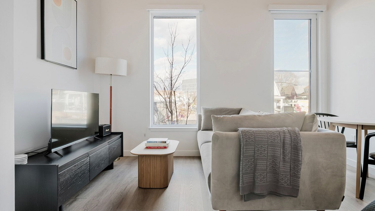Photo of Livingroom in East Somerville