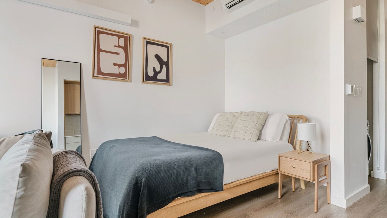 Photo of Bedroom in East Somerville