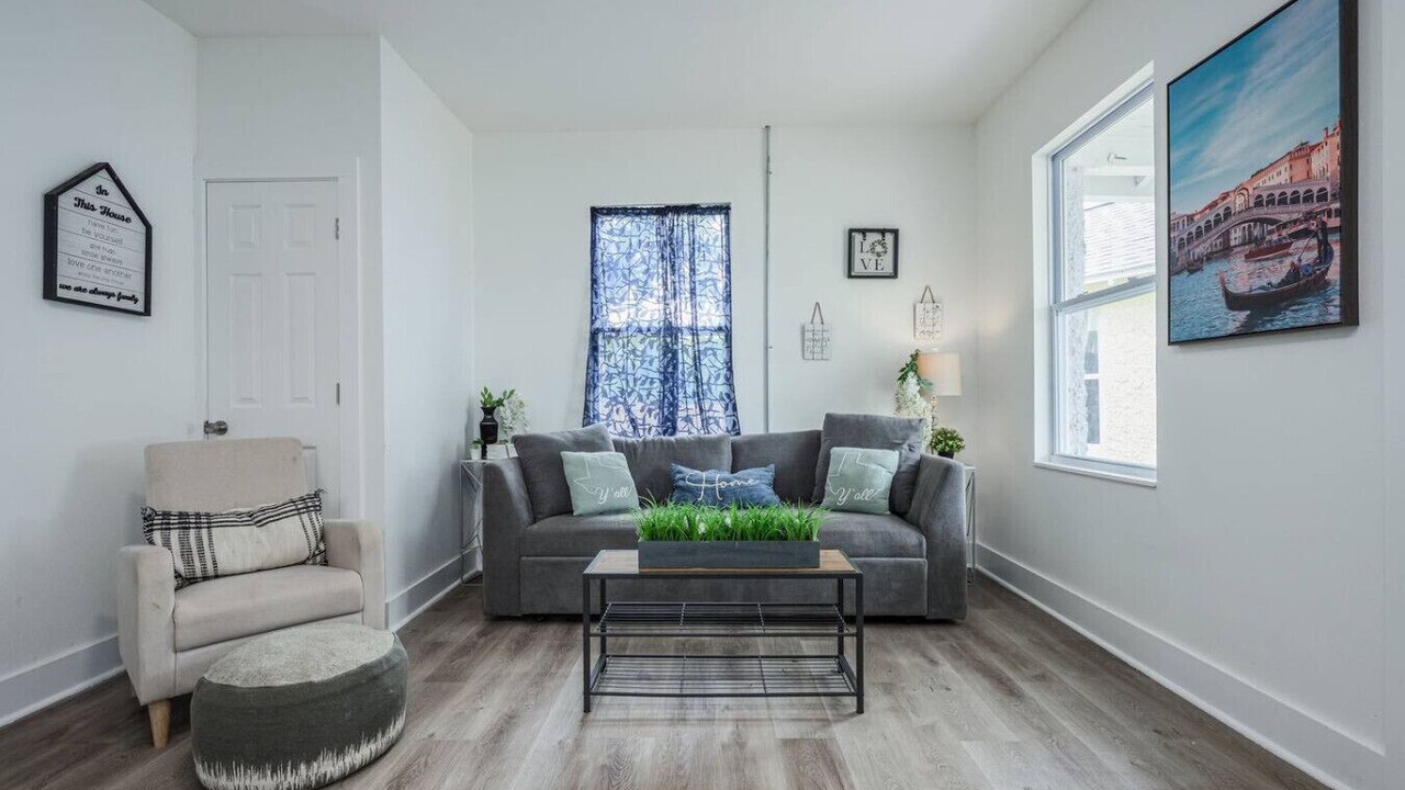 Photo of Livingroom in South Pensacola