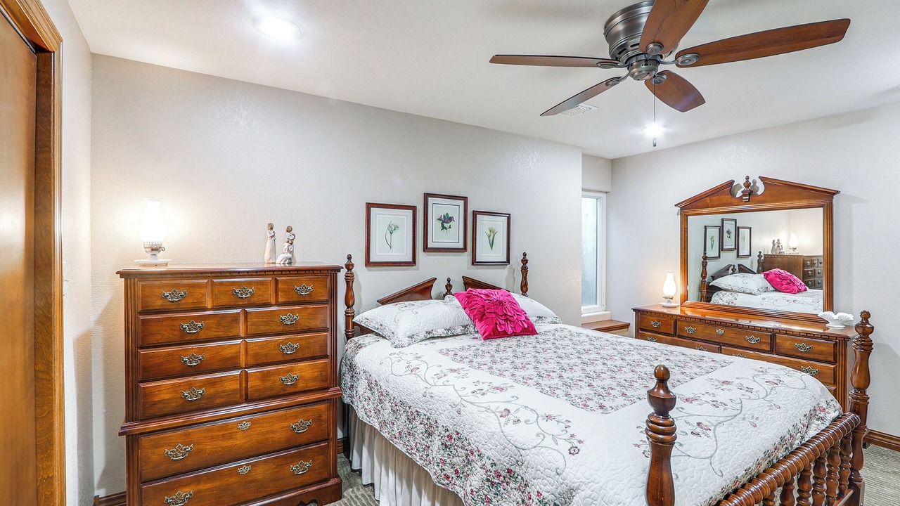 Photo of Bedroom in Winfield