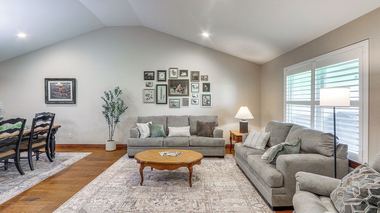 Photo of Livingroom in Winfield