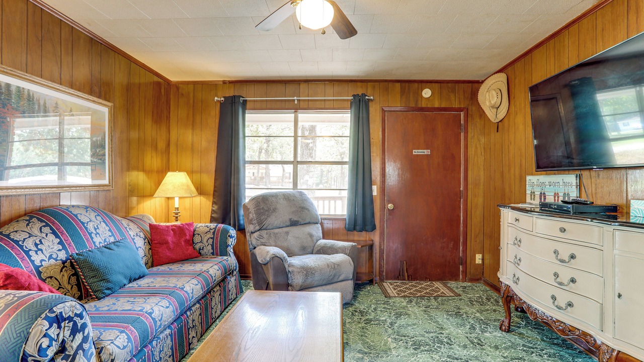Photo of Livingroom in Greers Ferry