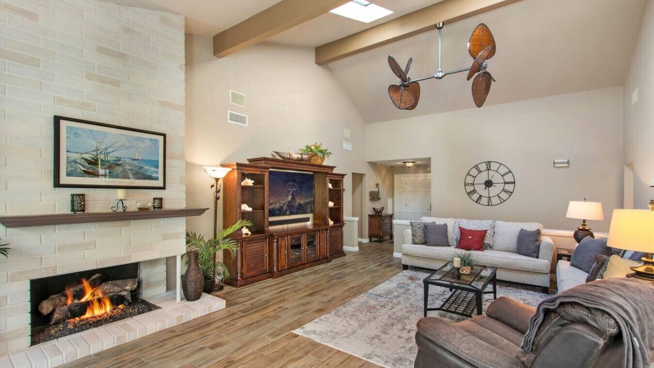 Photo of Bedroom in Huntington Harbour