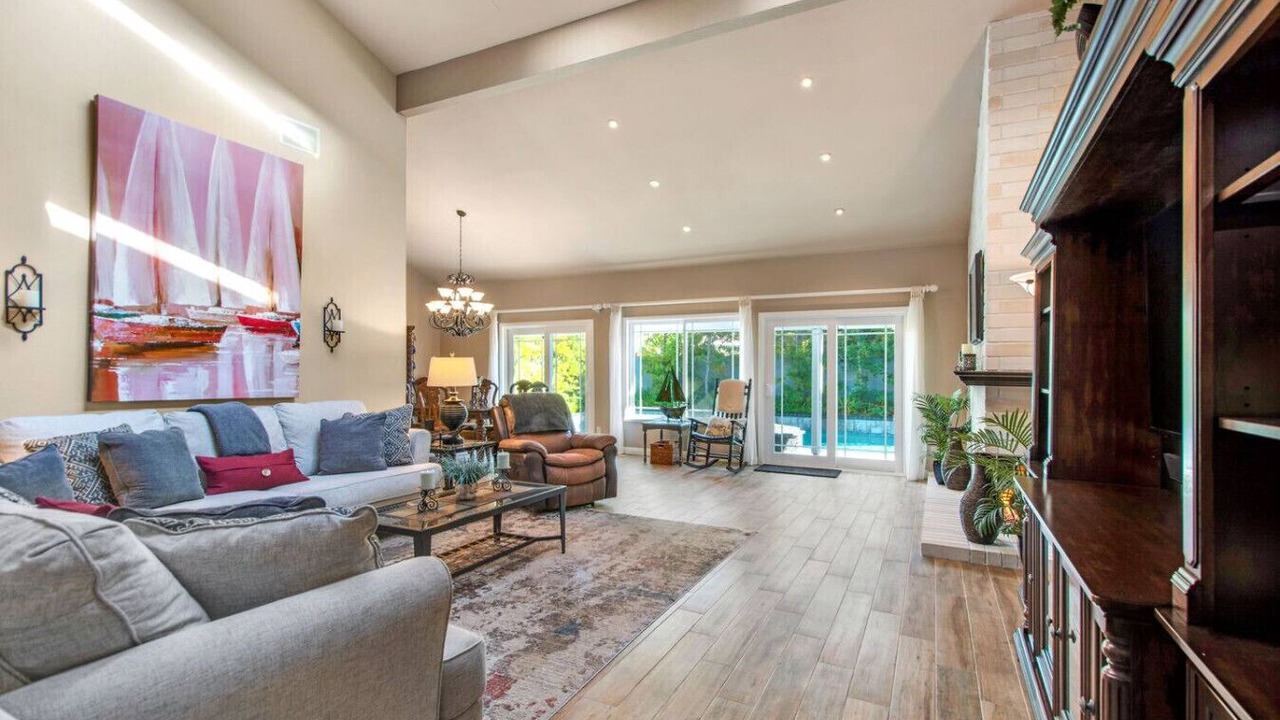 Photo of Bedroom in Huntington Harbour