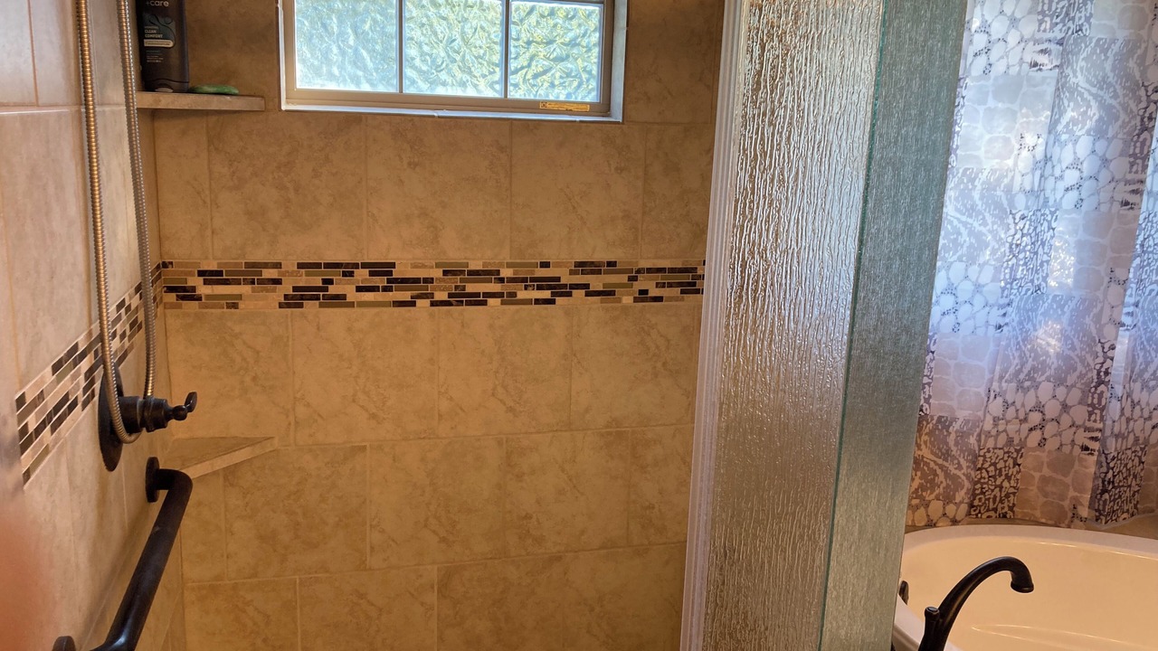 Photo of Bathroom in Streetman