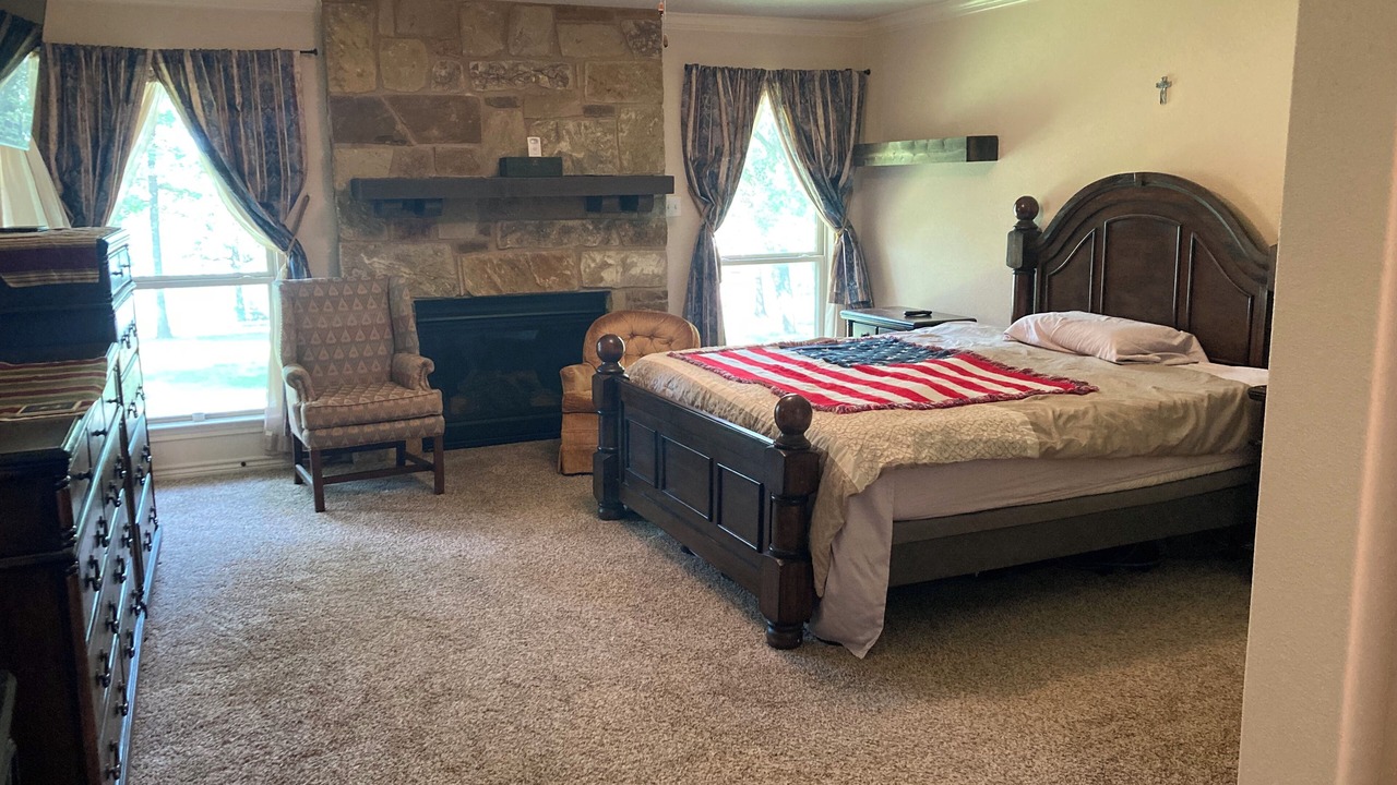 Photo of Bedroom in Streetman