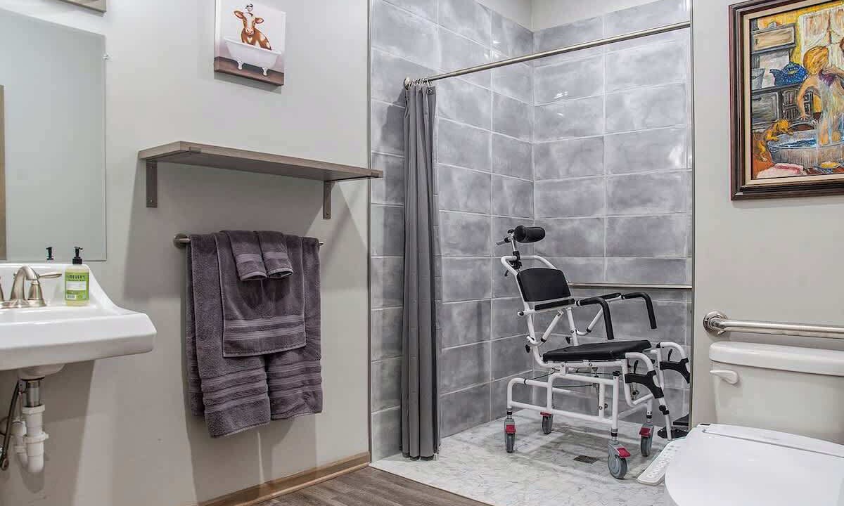 Photo of Bathroom in Council Bluffs