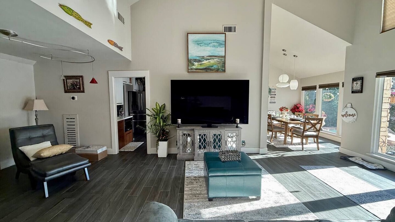 Photo of Livingroom in Seven Coves