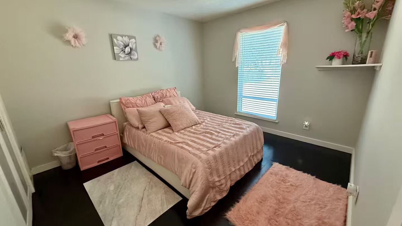 Photo of Bedroom in Seven Coves