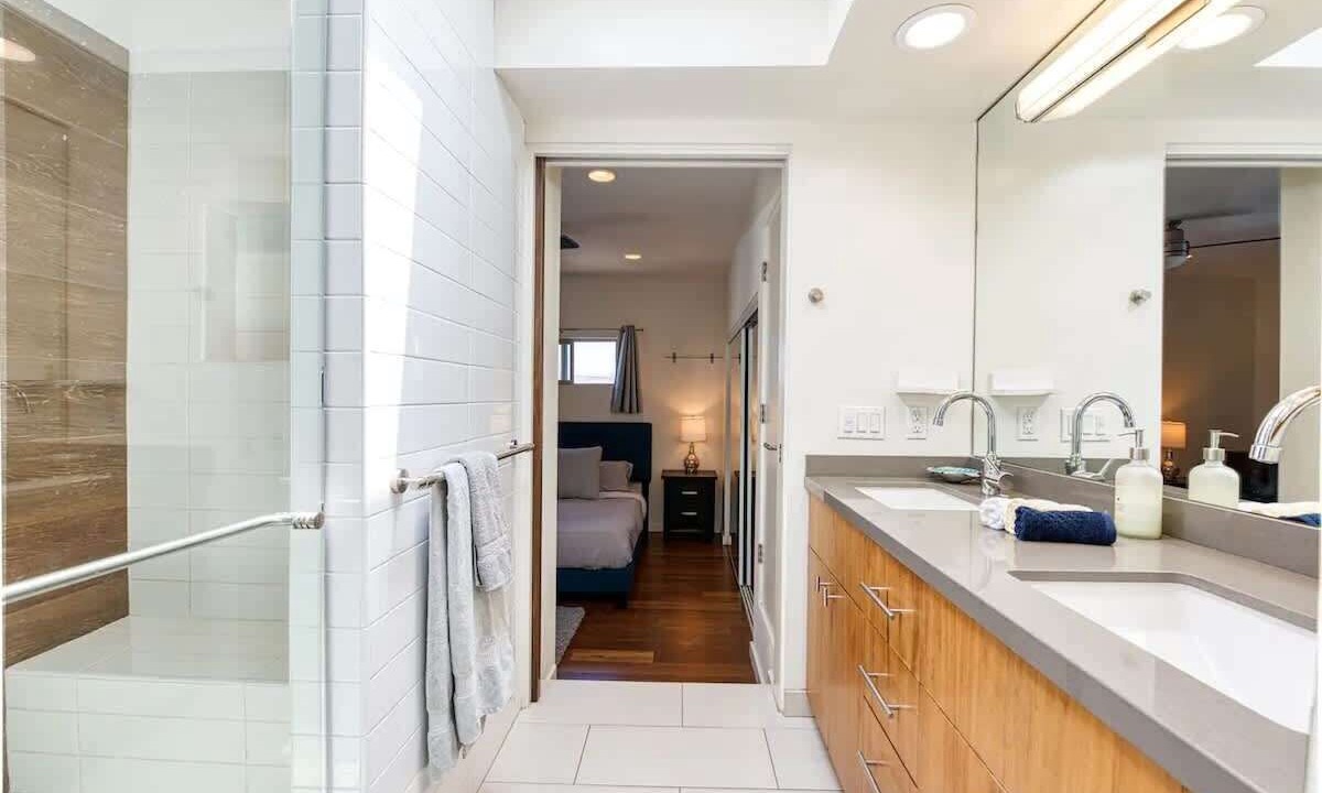 Photo of Bathroom in South Mission Beach