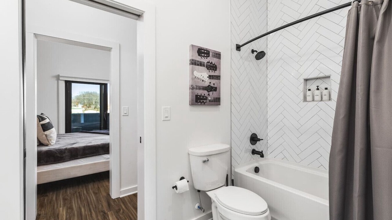 Photo of Bathroom in Cleveland Park