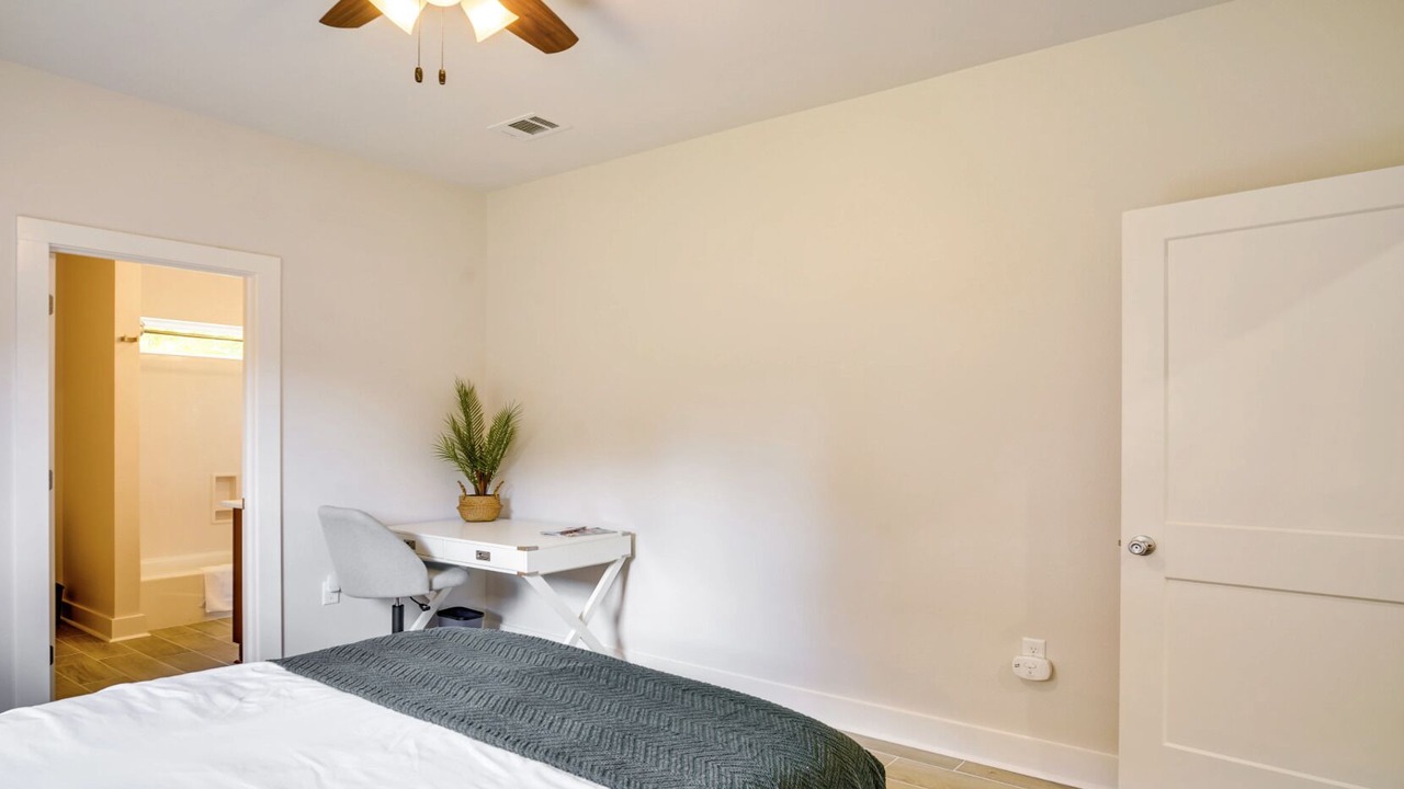 Photo of Bedroom in Mid City South