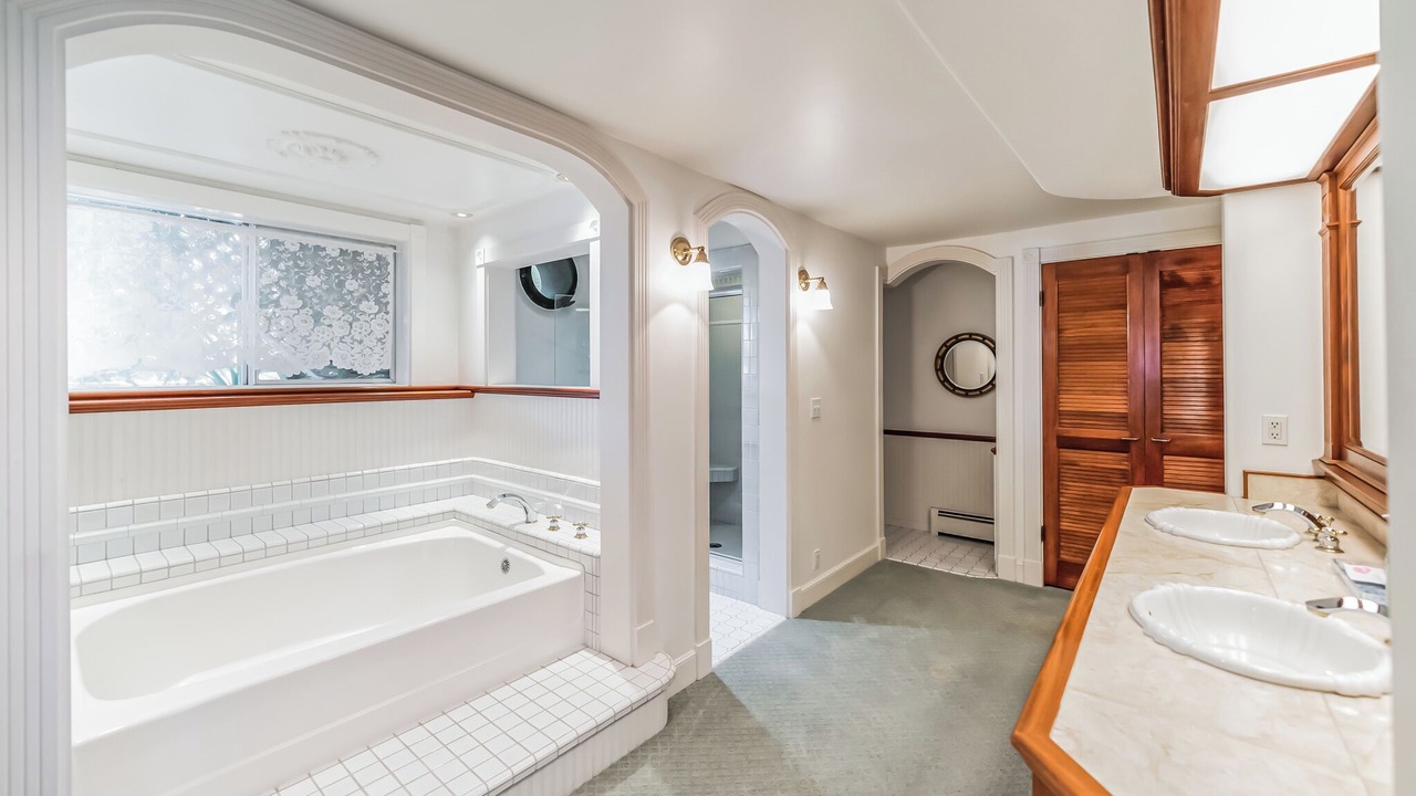 Photo of Bathroom in Bayside Acres