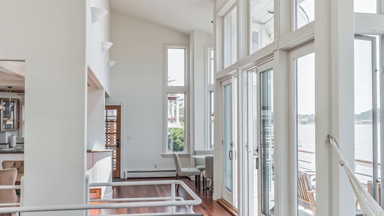 Photo of Livingroom in Bayside Acres