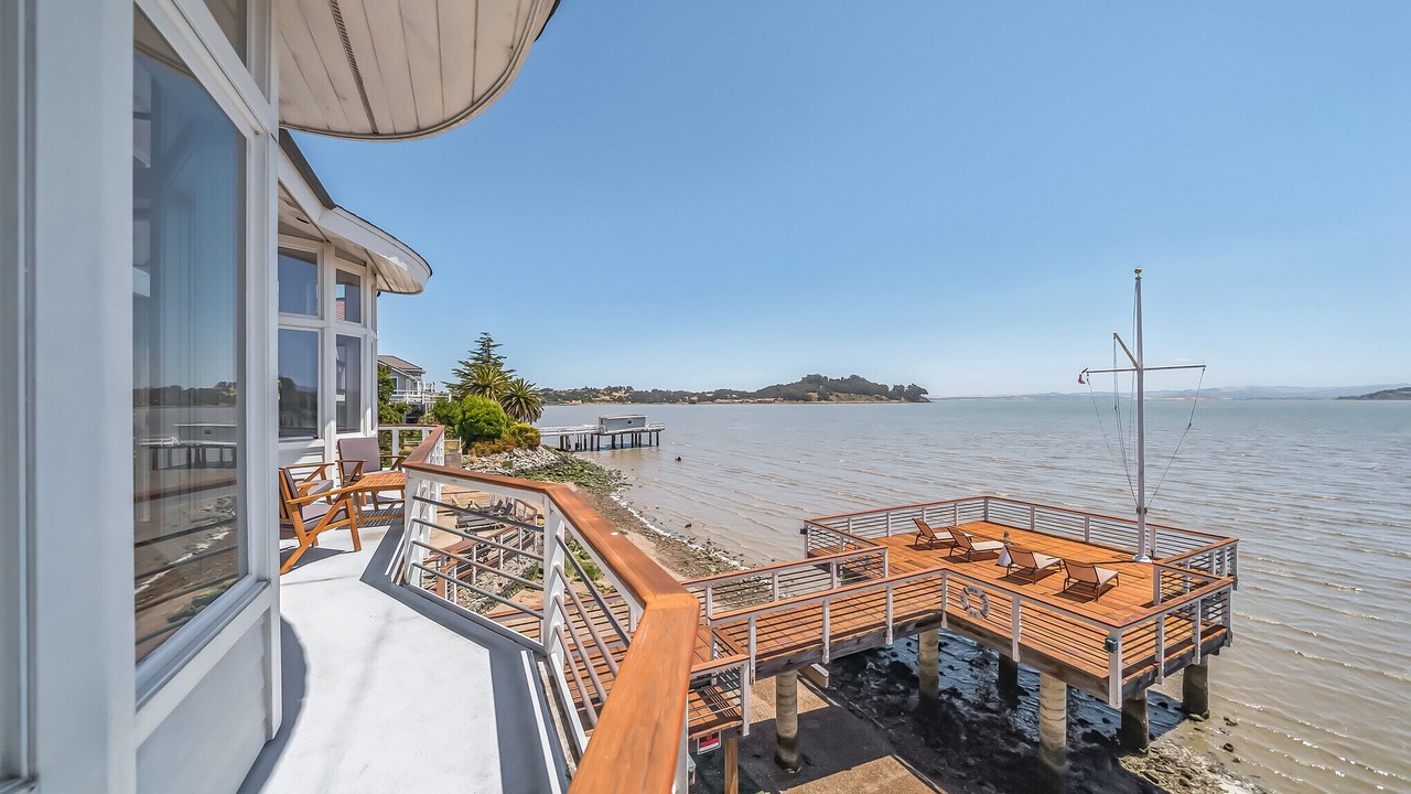 Photo of Patio Balcony in Bayside Acres
