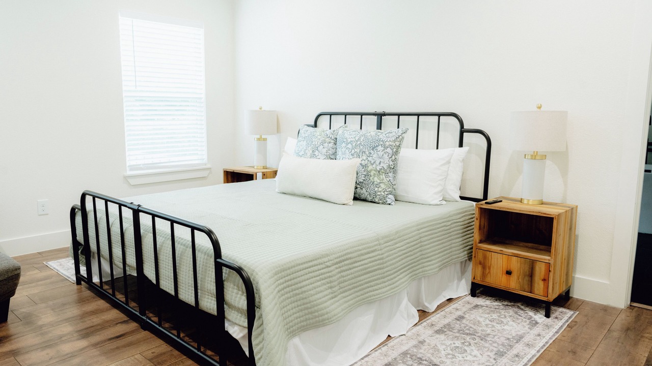 Photo of Bedroom in Haltom City