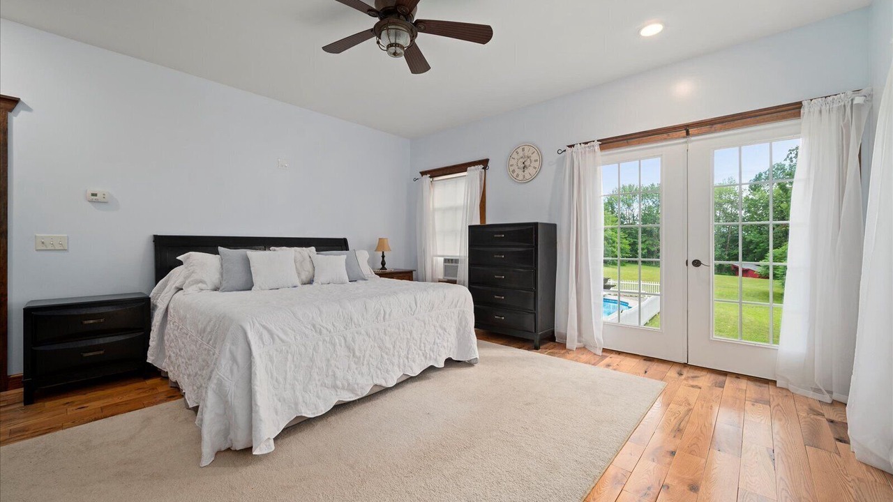Photo of Bedroom in Franklin Springs