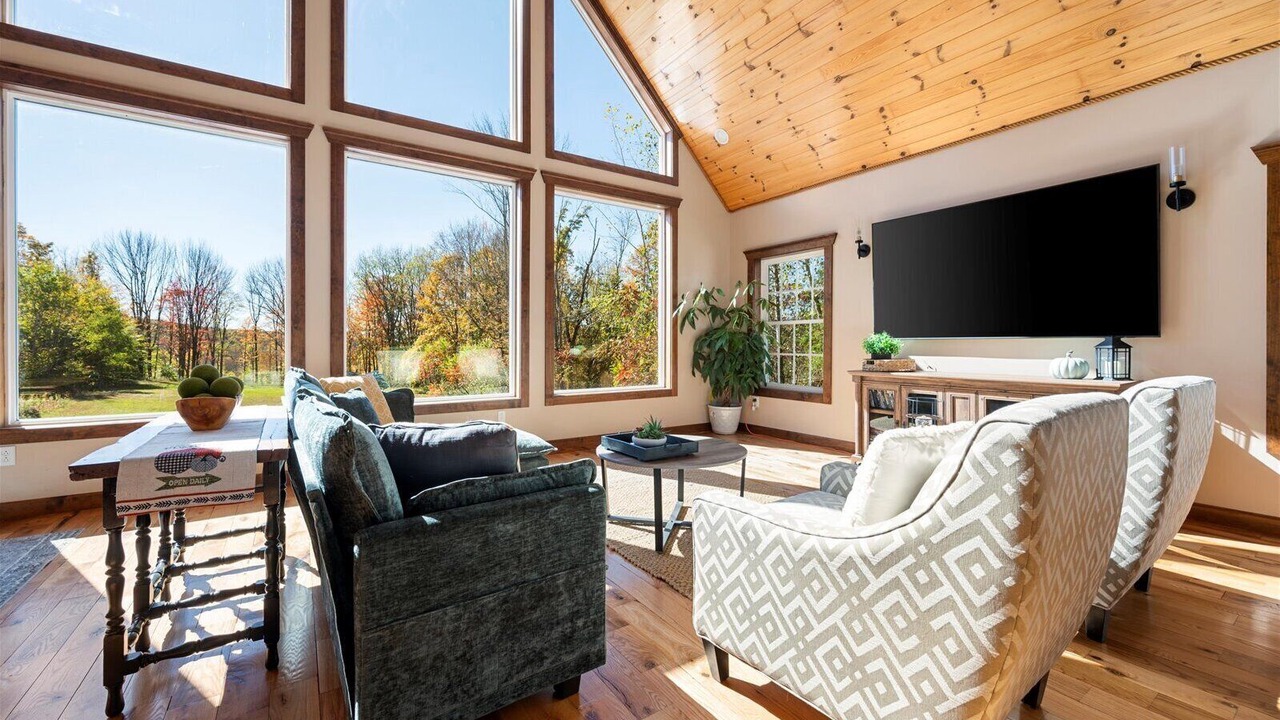 Photo of Livingroom in Franklin Springs
