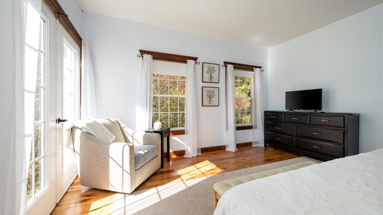 Photo of Bedroom in Franklin Springs