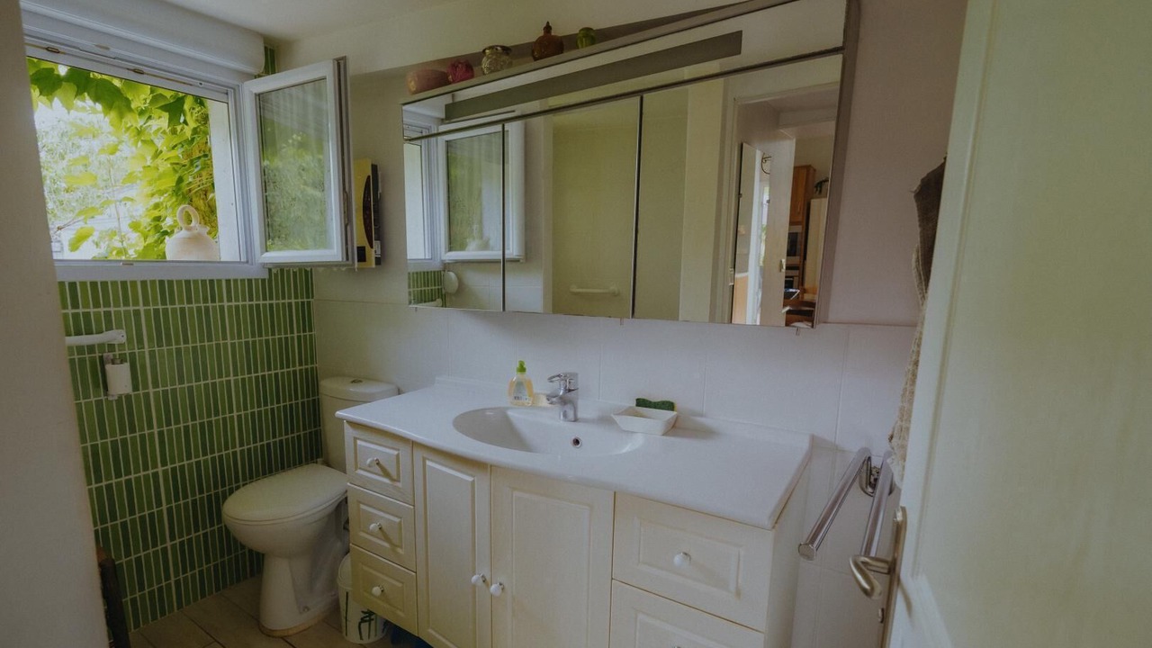 Photo of Bathroom in Cheilly-les-Maranges