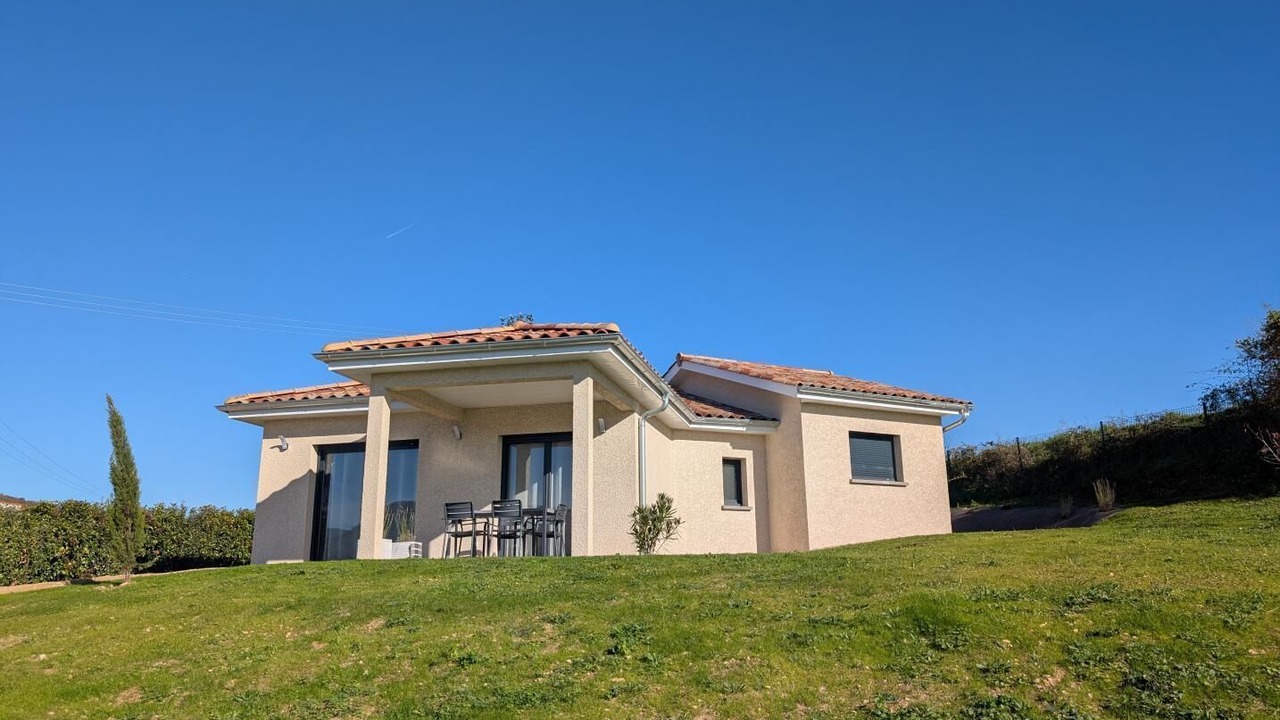 Photo of Outdoor in La Roche-Vineuse