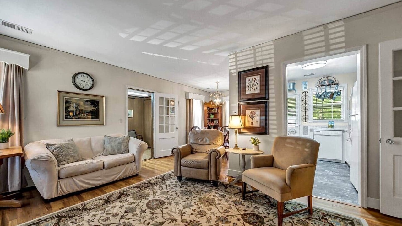 Photo of Livingroom in Cayce