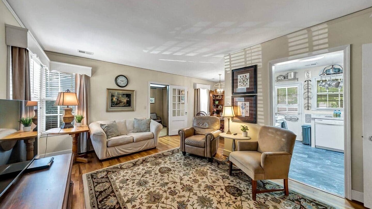 Photo of Livingroom in Cayce