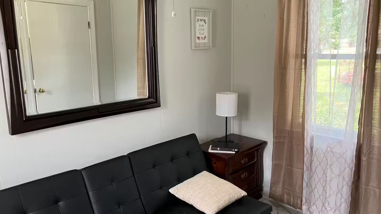 Photo of Livingroom in Jarratt