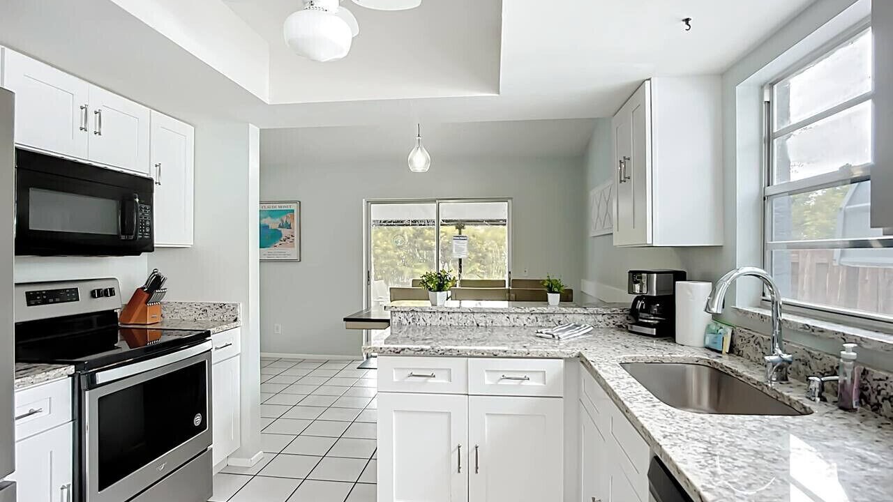 Photo of Kitchen in Bayshore Gardens