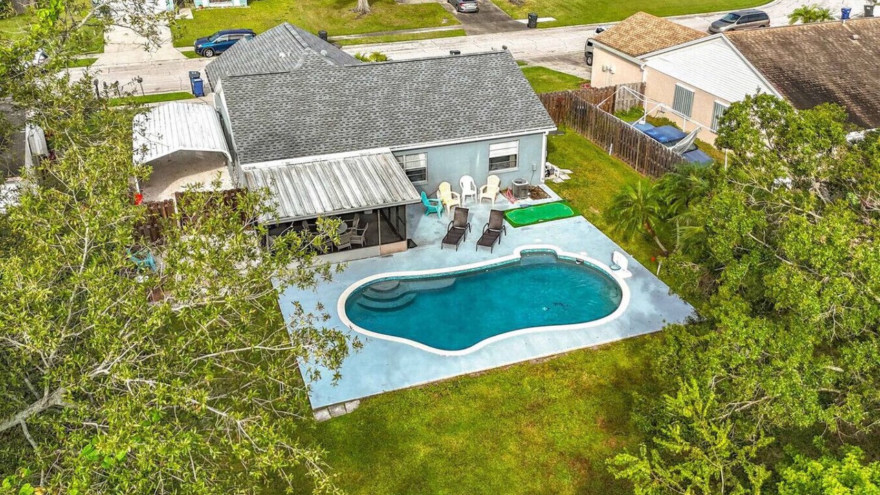 Photo of Outdoor in Bayshore Gardens
