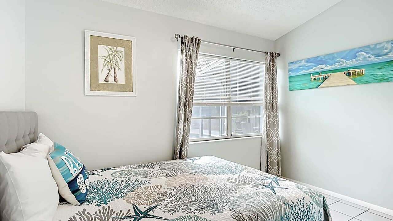 Photo of Bedroom in Bayshore Gardens