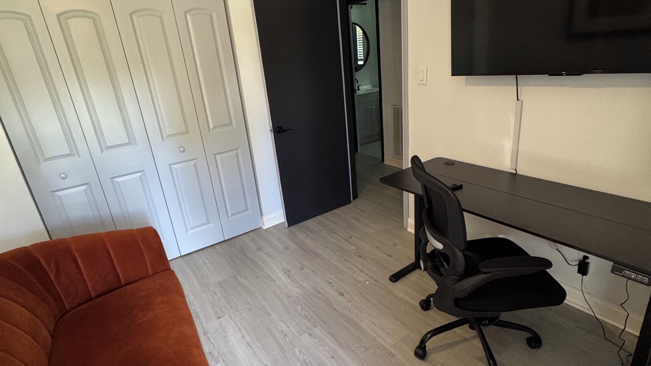 Photo of Livingroom in Willow Meadows/Willowbend Area