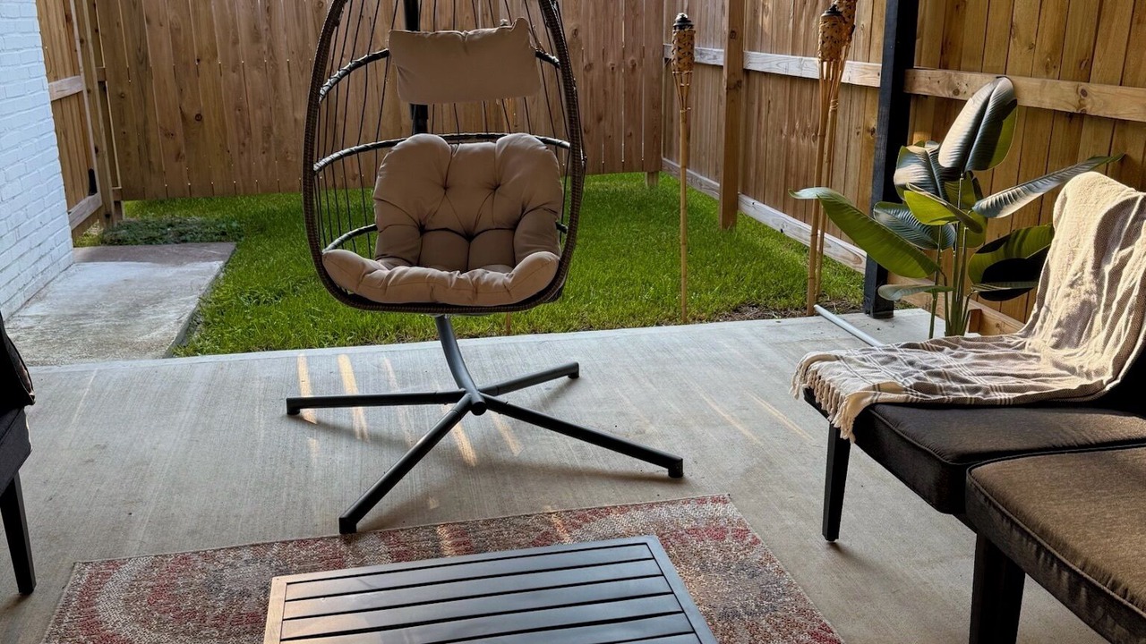 Photo of Patio Balcony in Willow Meadows/Willowbend Area