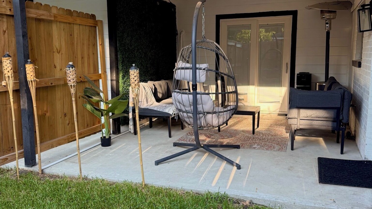 Photo of Patio Balcony in Willow Meadows/Willowbend Area