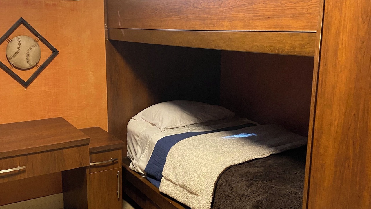 Photo of Bedroom in Sainte-Marguerite-du-Lac-Masson