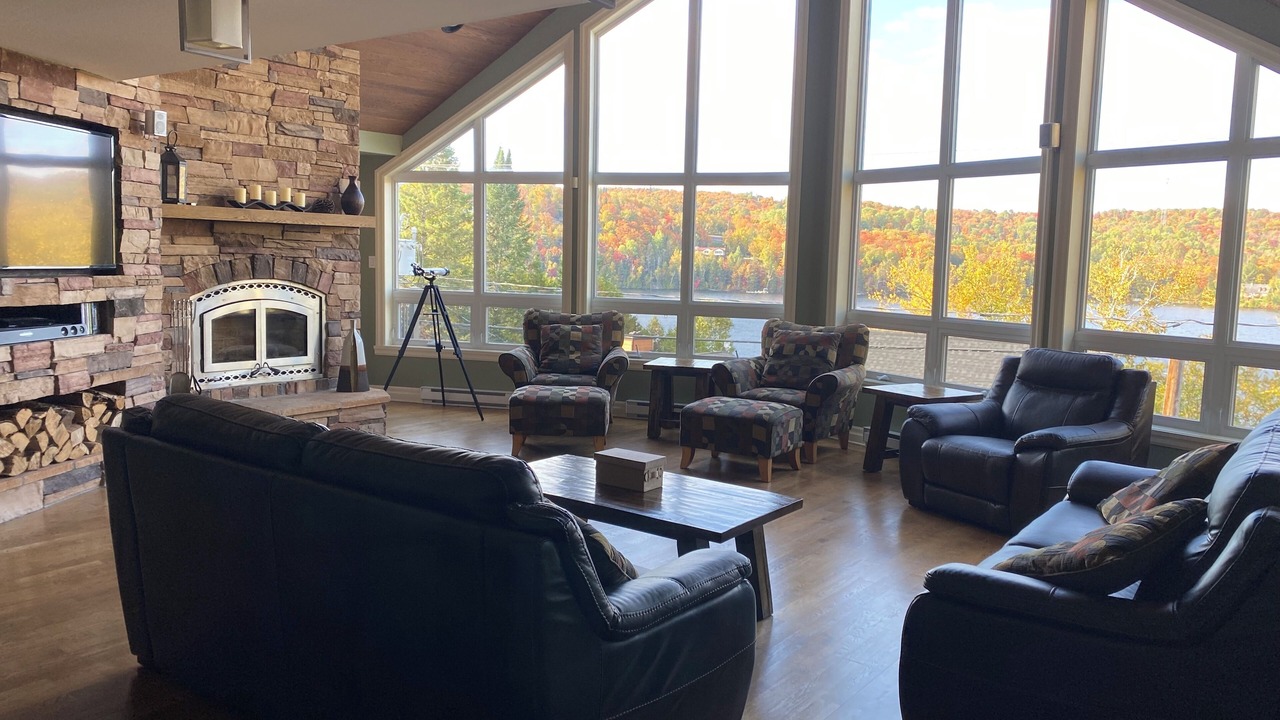 Photo of Livingroom in Sainte-Marguerite-du-Lac-Masson