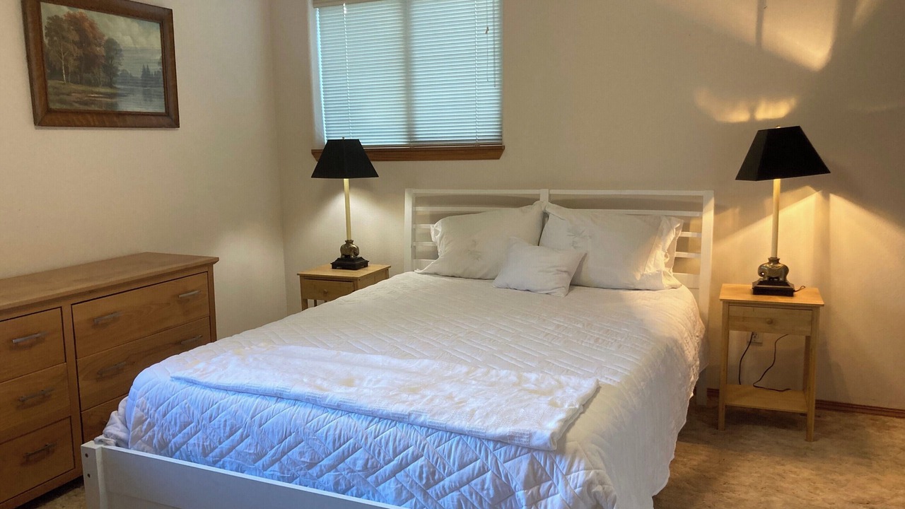 Photo of Bedroom in Netarts