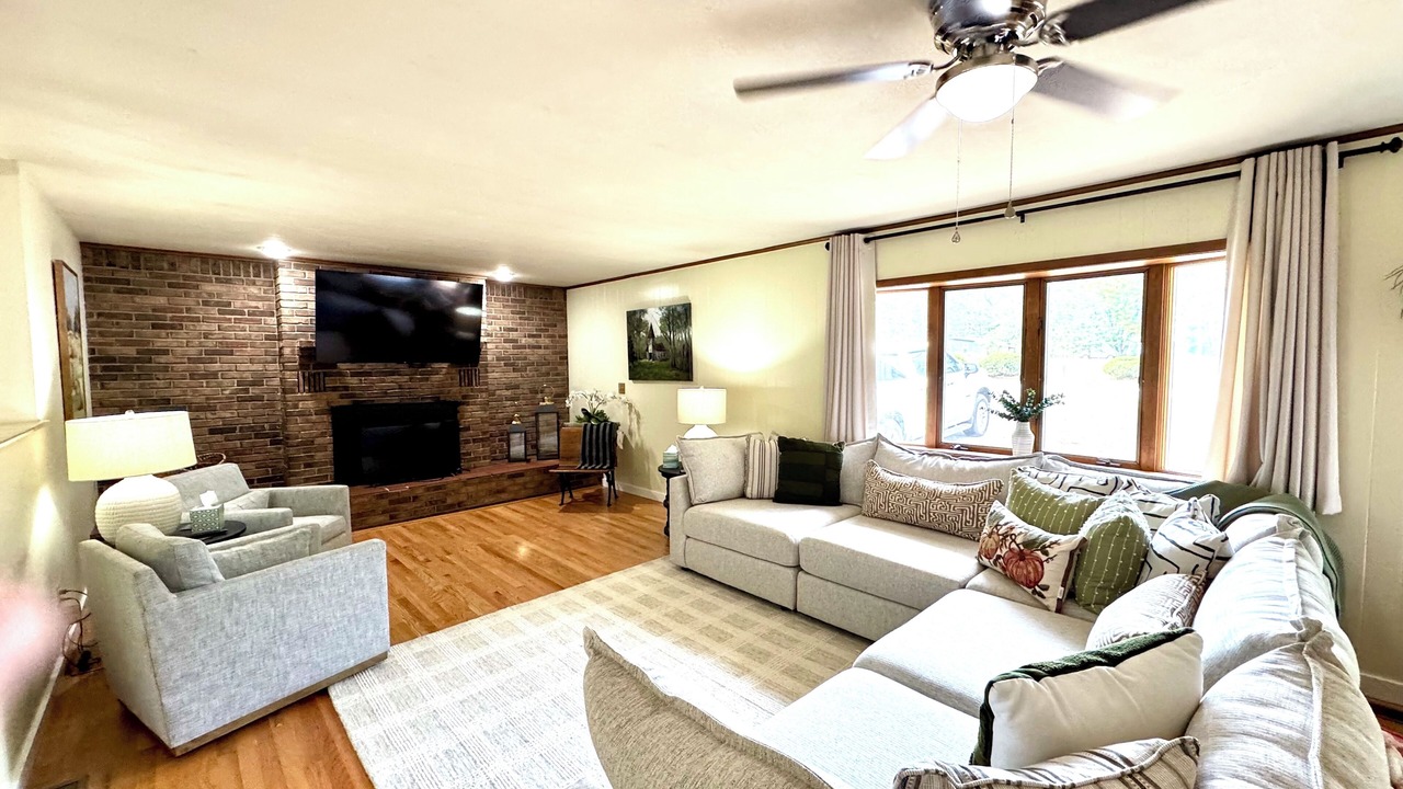 Photo of Livingroom in Marshall