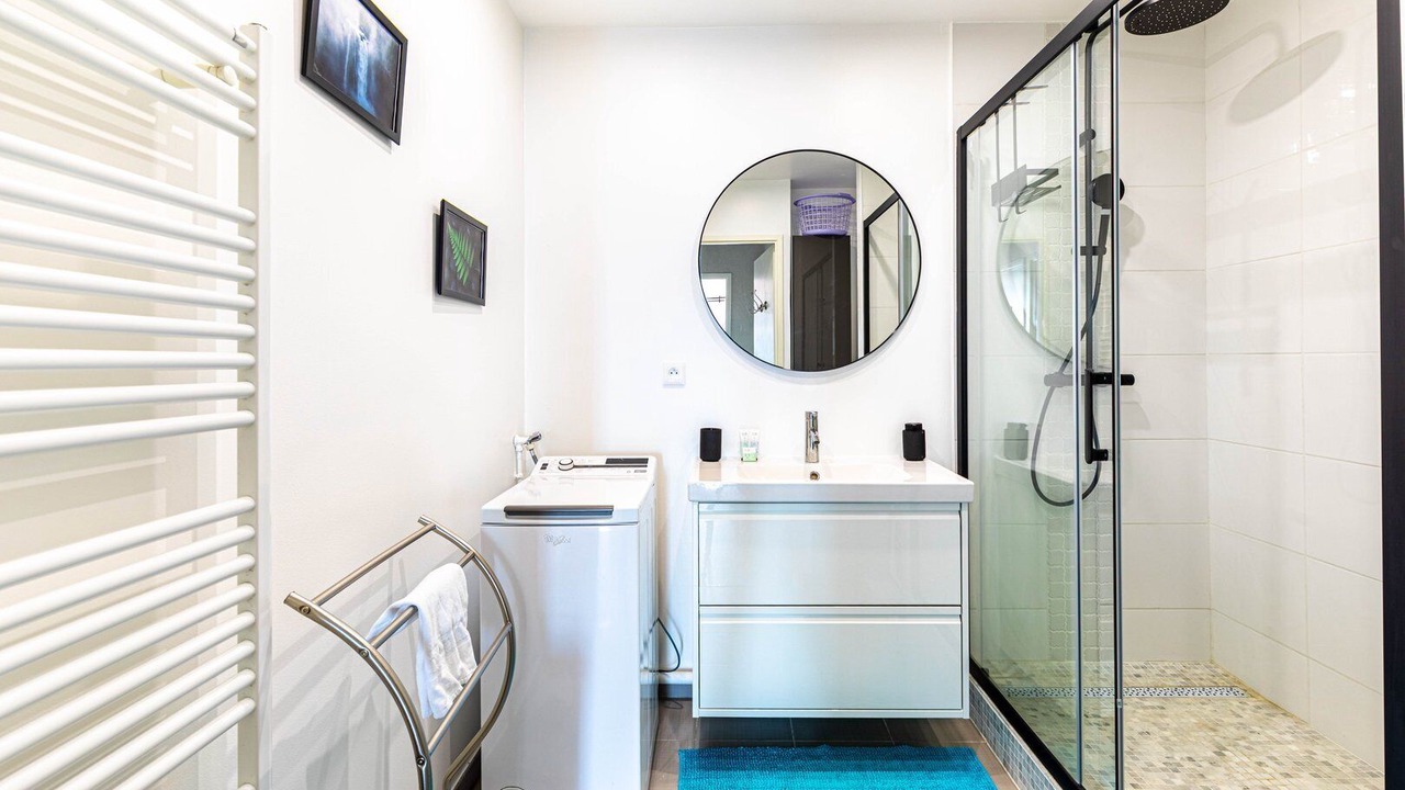 Photo of Bathroom in Saint-Denis